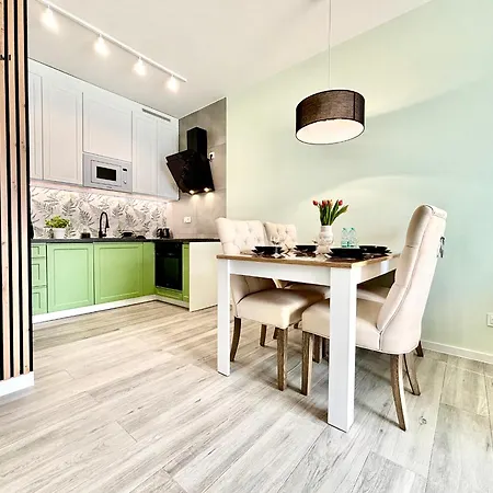 Pod Brzozami Let's Sea アパート